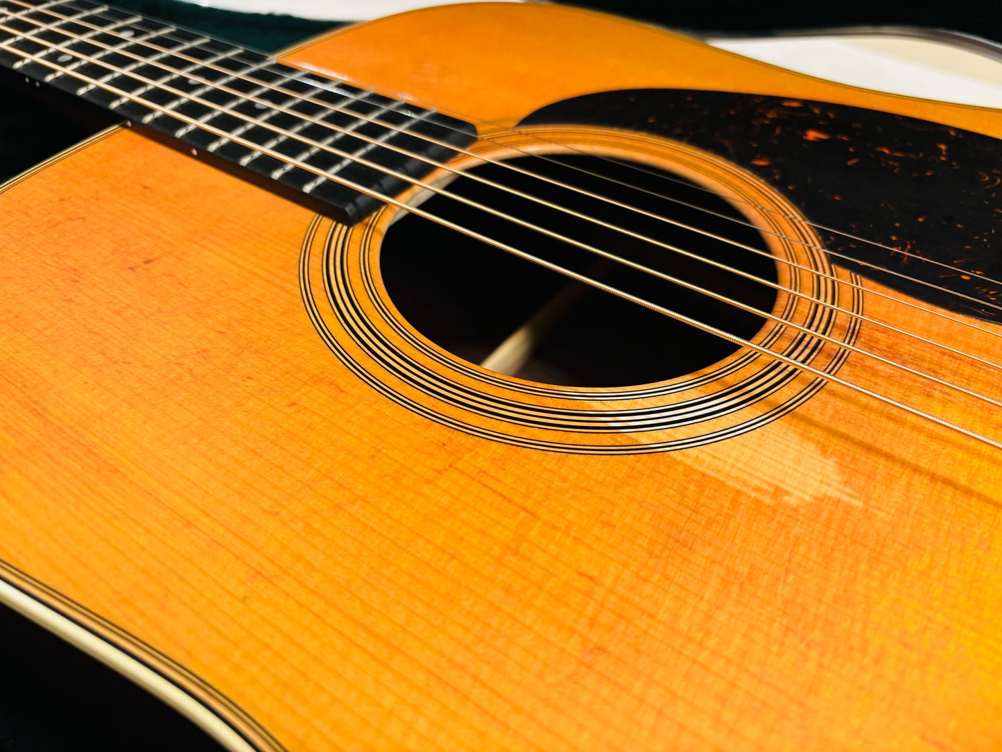 Martin D-28 Street Legend ( Pre-owned) 2024