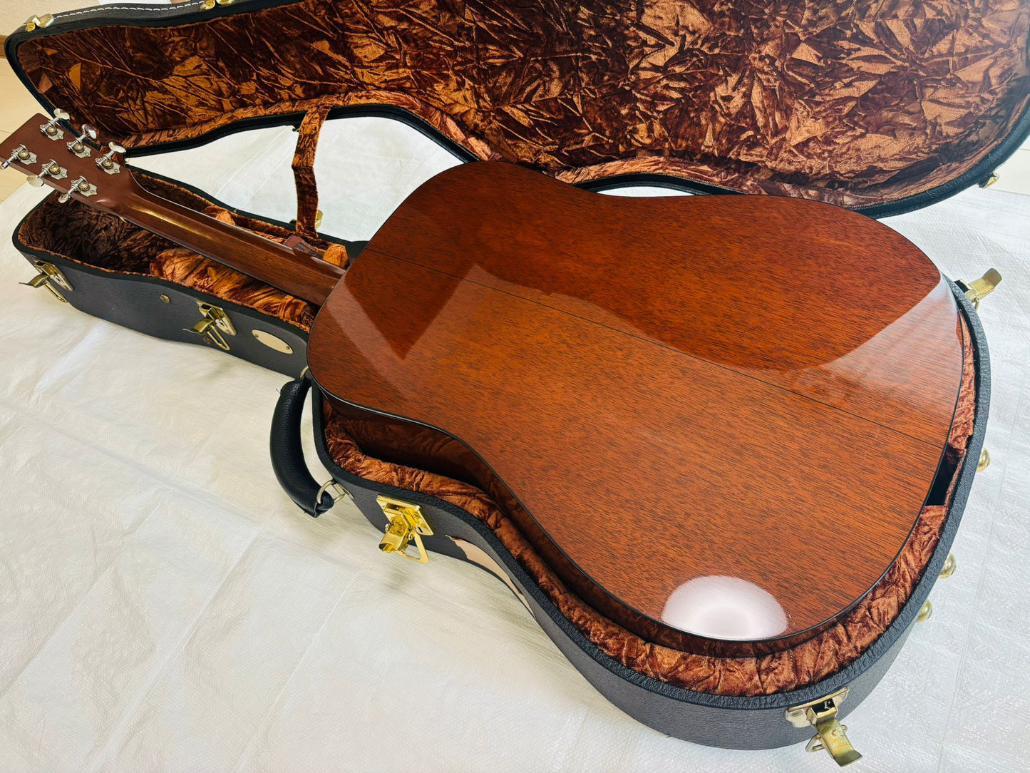 Martin D-18GE Golden Era 2004 – Adirondack & Mahogany Powerhouse