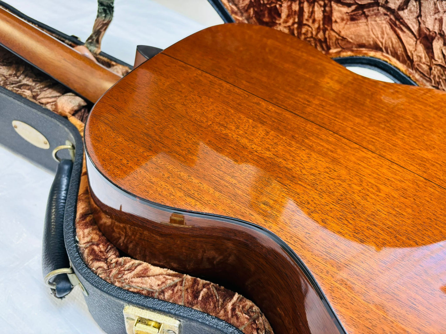 Martin OM-18V (pre-owned) acoustic guitar 2004
