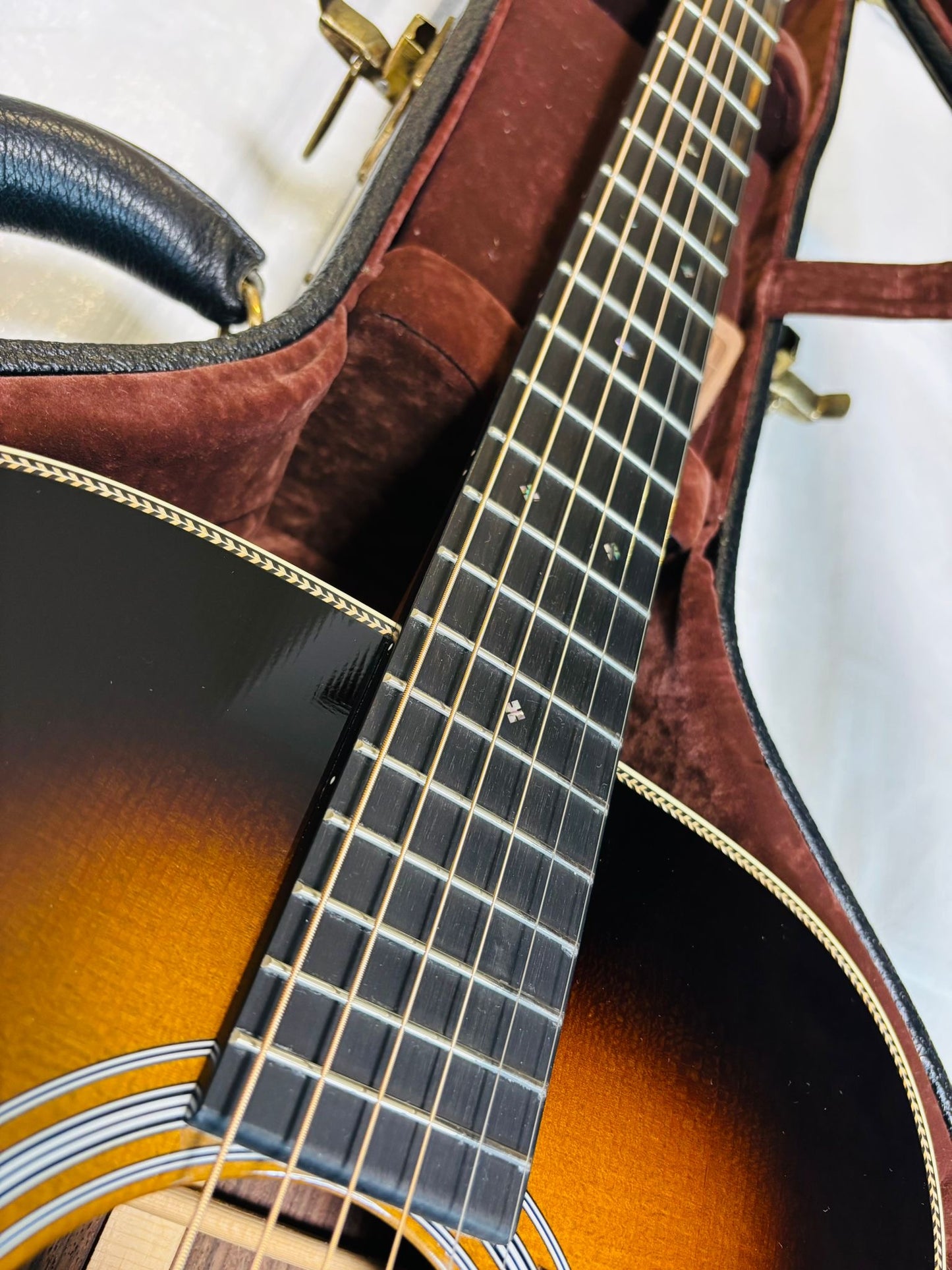 Martin 000-28 Sunburst (Pre-owned) 2023