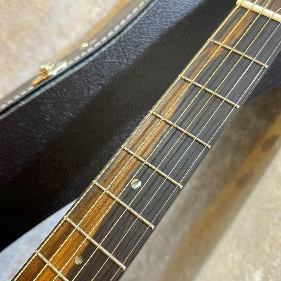 Martin D-18 Streetlegend (Pre-owned) 2024 like new