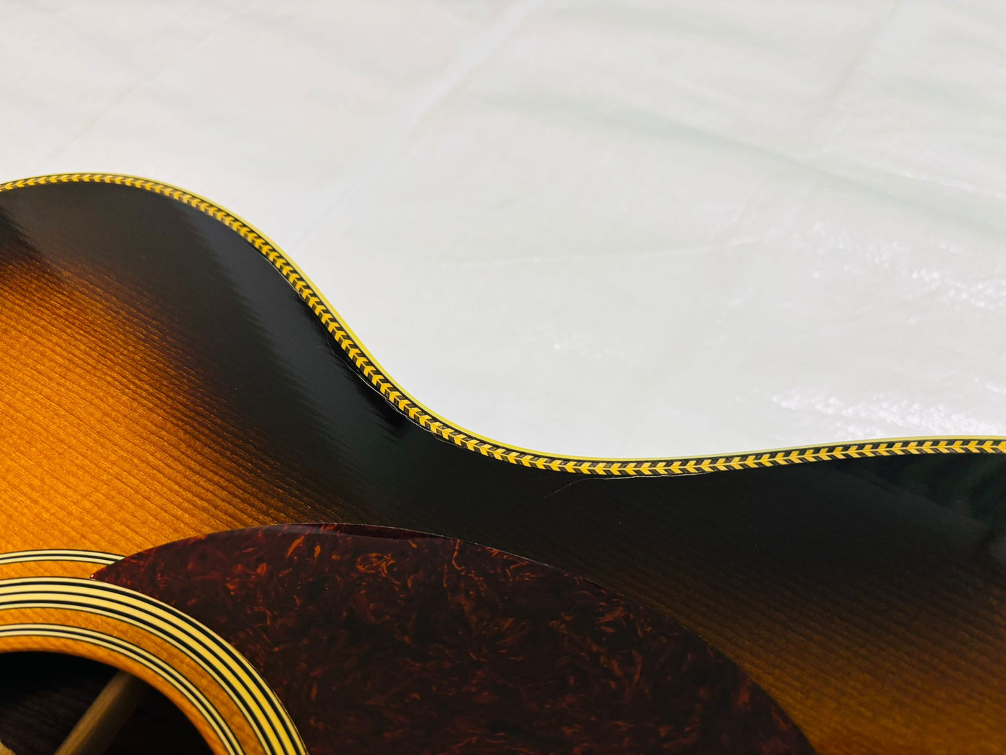 Martin OM-28V Vintage Series Sunburst (Pre-owned) 2000