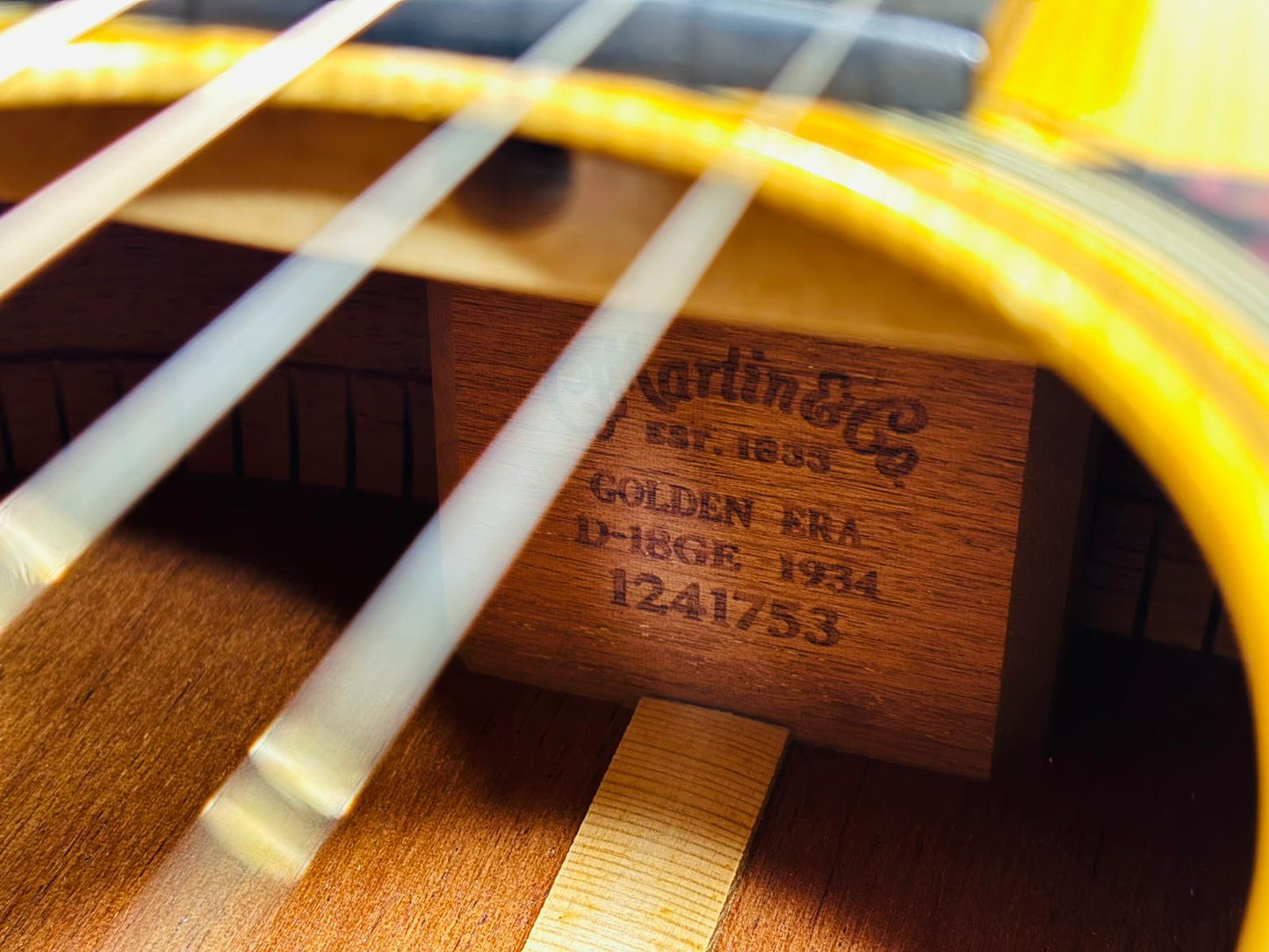 Martin D-18GE Golden Era 2007 – Adirondack & Mahogany Powerhouse