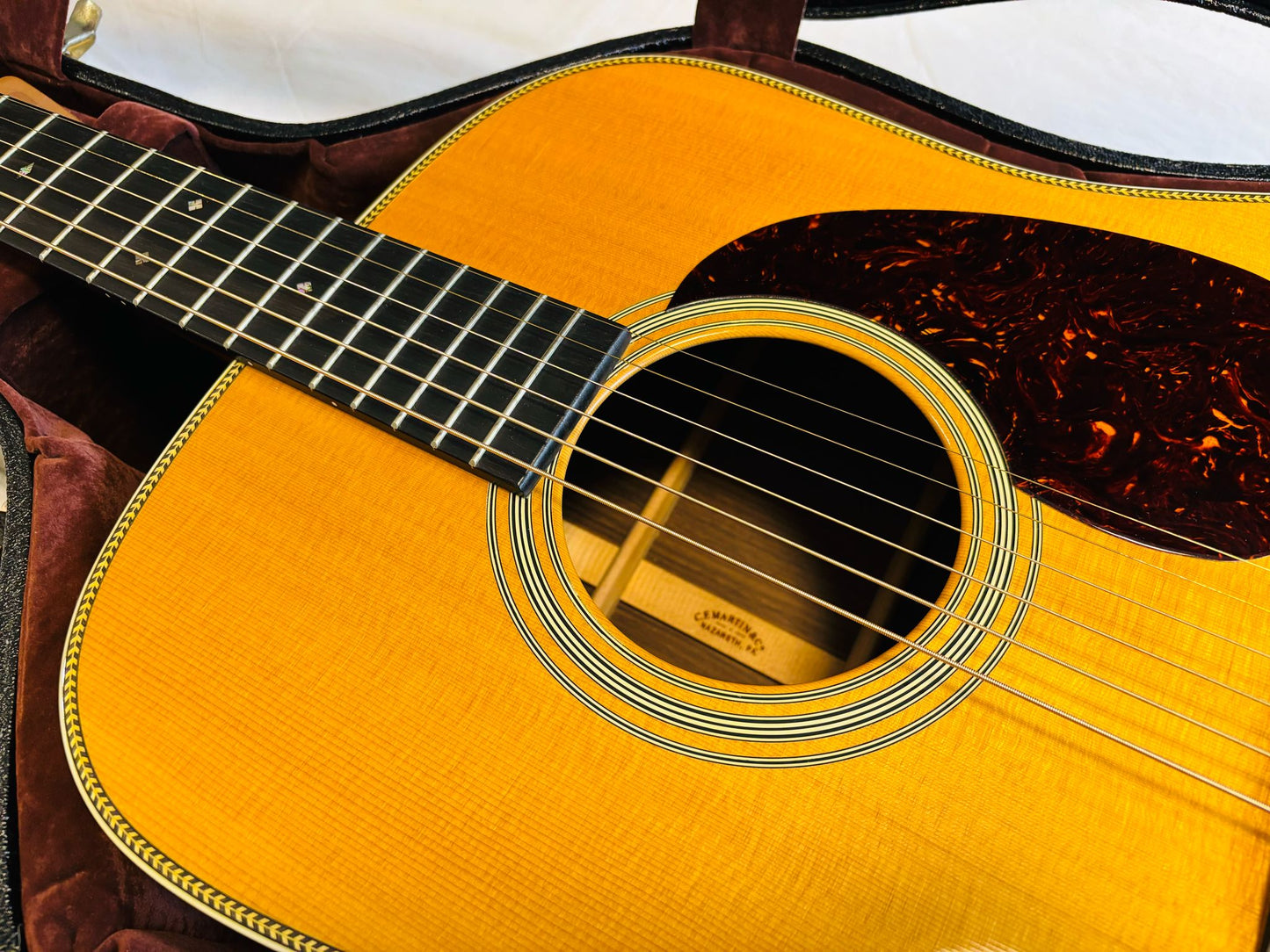 Martin HD-28V Vintage Series (Pre-Owned) 2014  LR Baggs M1pickup