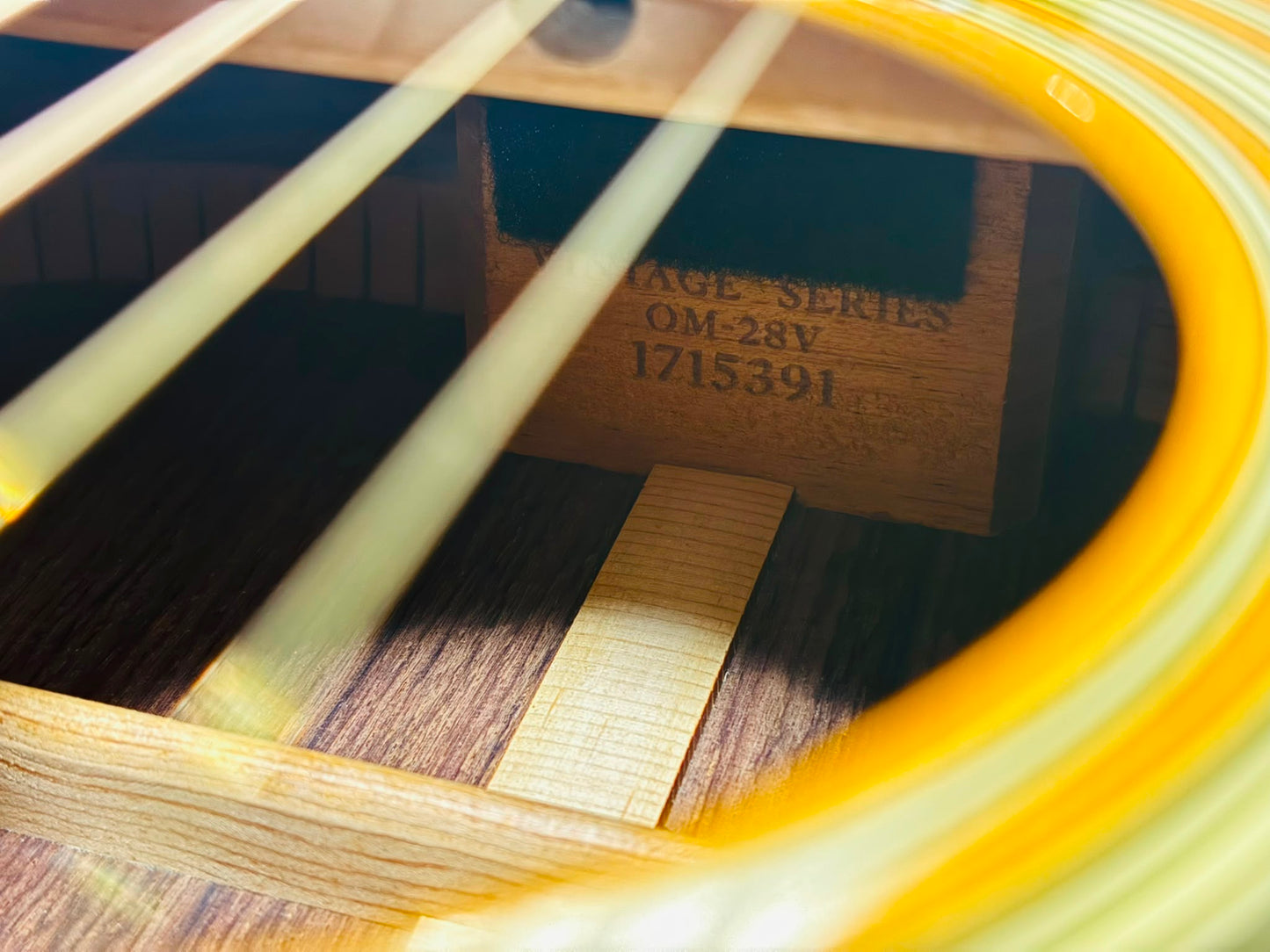 Martin OM-28V Vintage Series 2013 - Oval active pickup