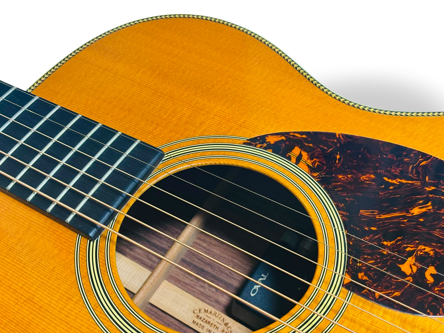 Martin OM-28V Vintage Series 2013 - Oval active pickup