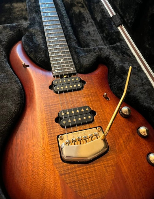 Music Man Artisan Majesty Marrone (Pre-owned)