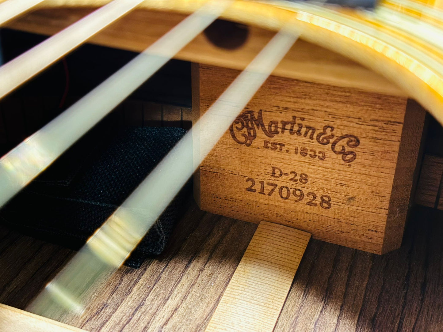 Martin D-28 Reimagined (Pre-owned) 2018 Fishman pickup