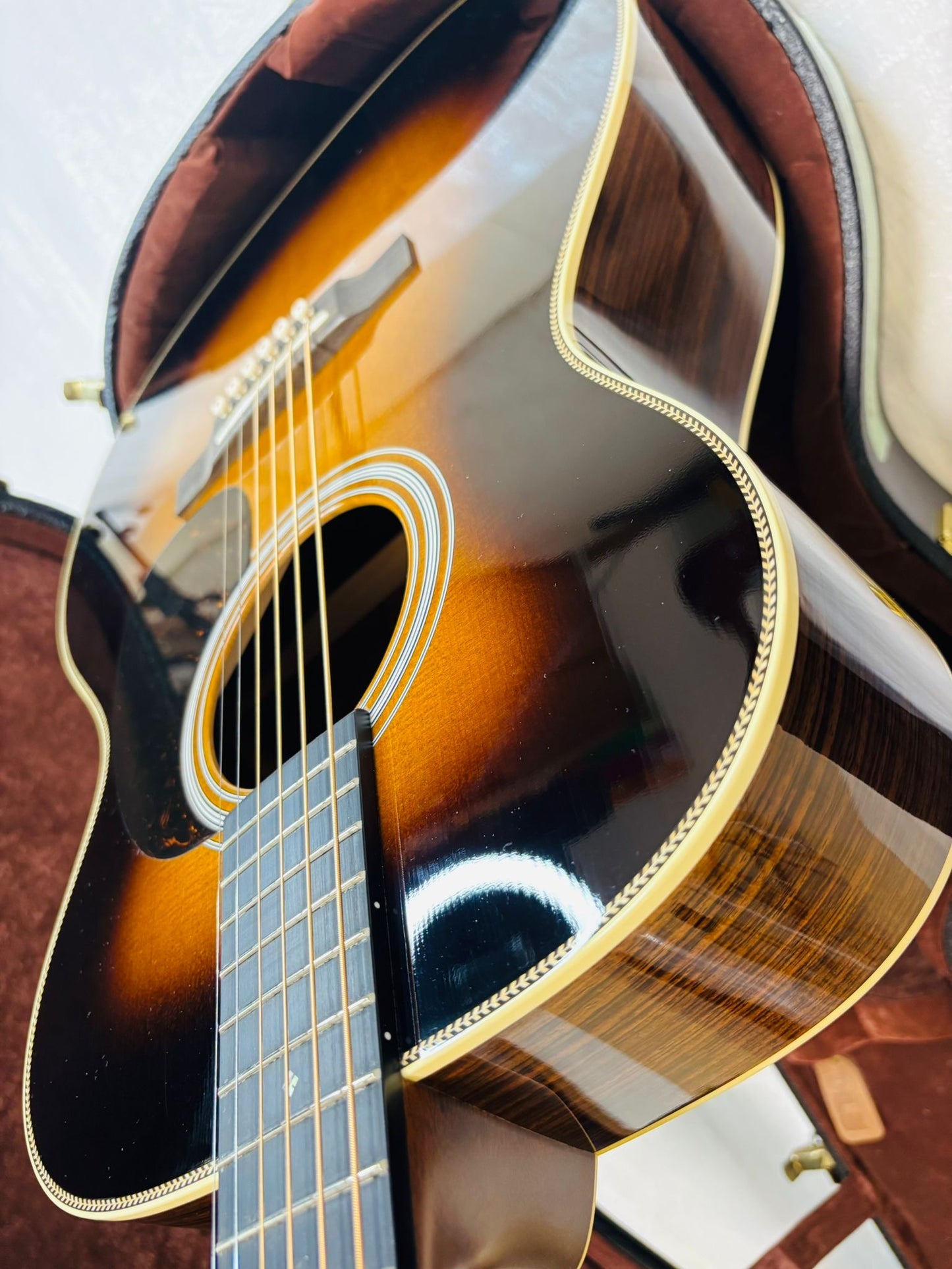 Martin 000-28 Sunburst (Pre-owned) 2023