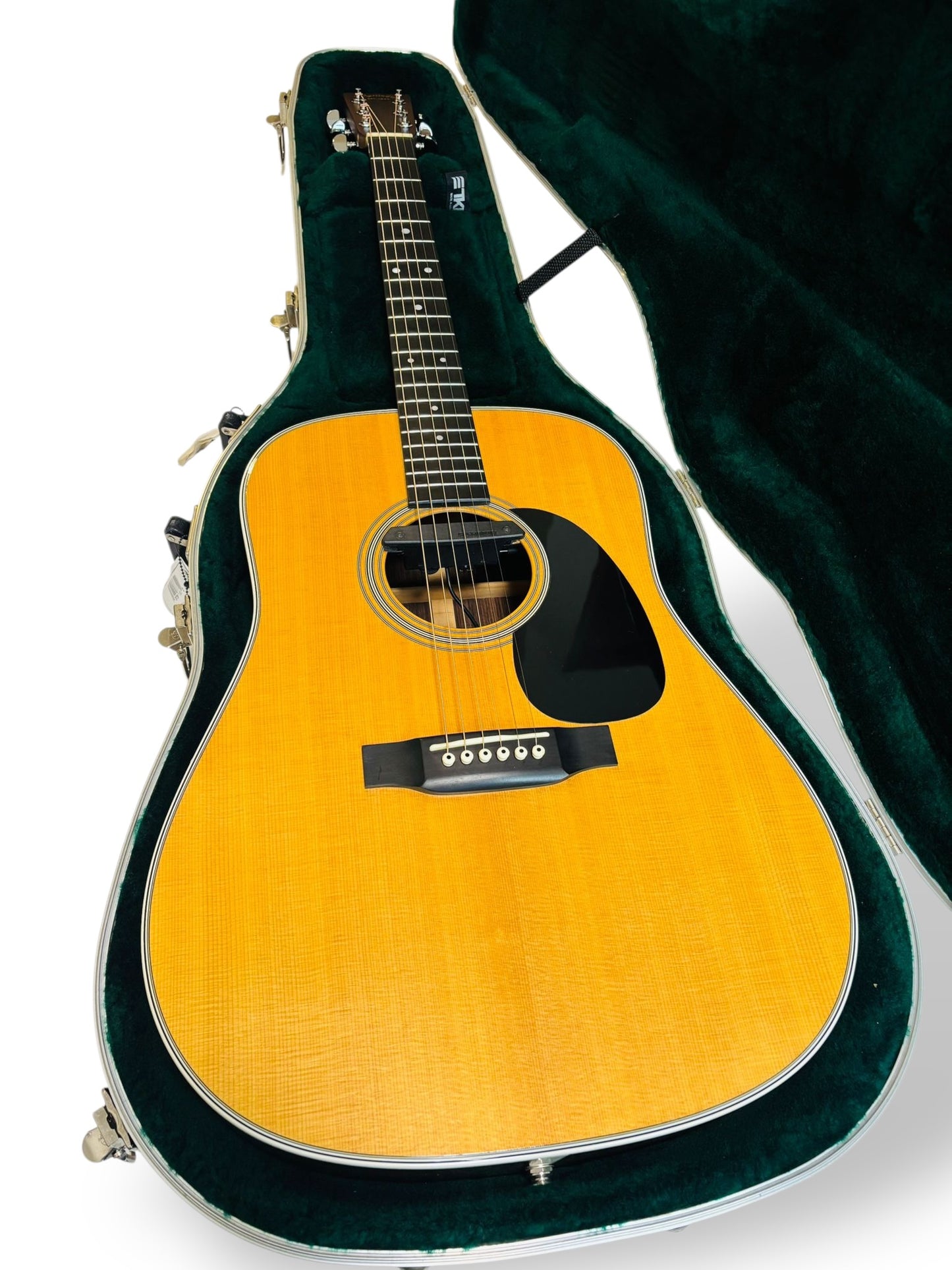 Martin D-28 (Pre-owned) 2011 - Fishman