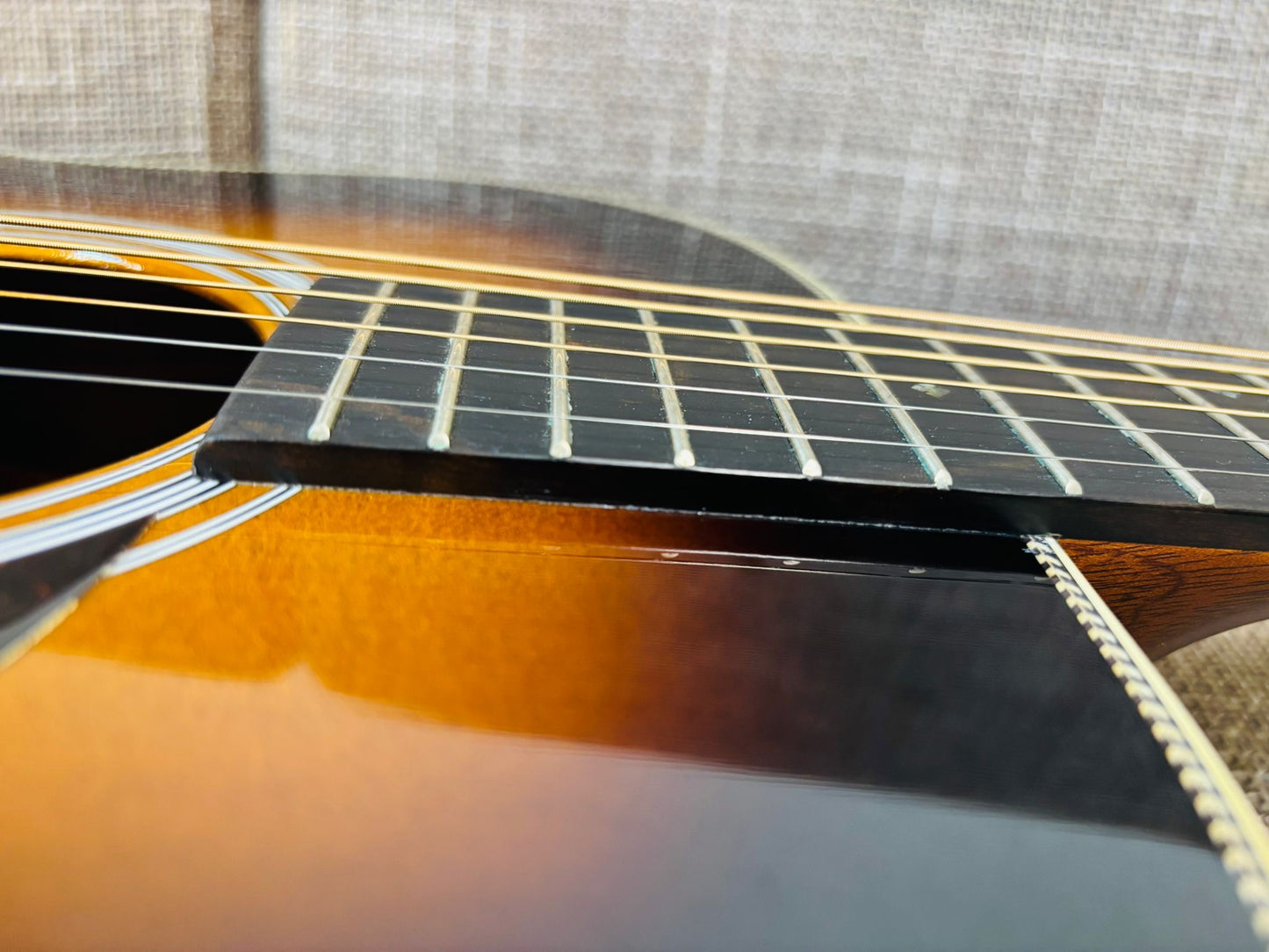 Martin 000-28 Sunburst (Pre-owned) 2023 Like New