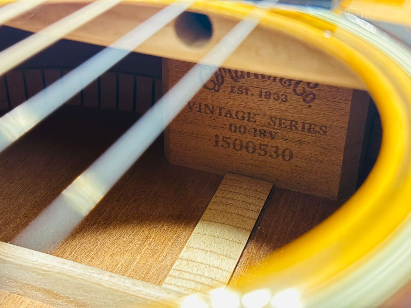 Martin 00-18V Vintage Series (Pre-owned) 2011