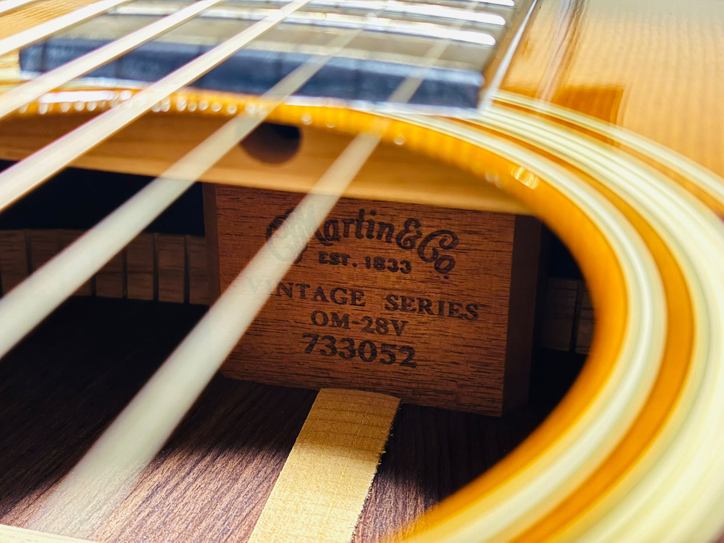 Martin OM-28V Vintage Series Sunburst (Pre-owned) 2000