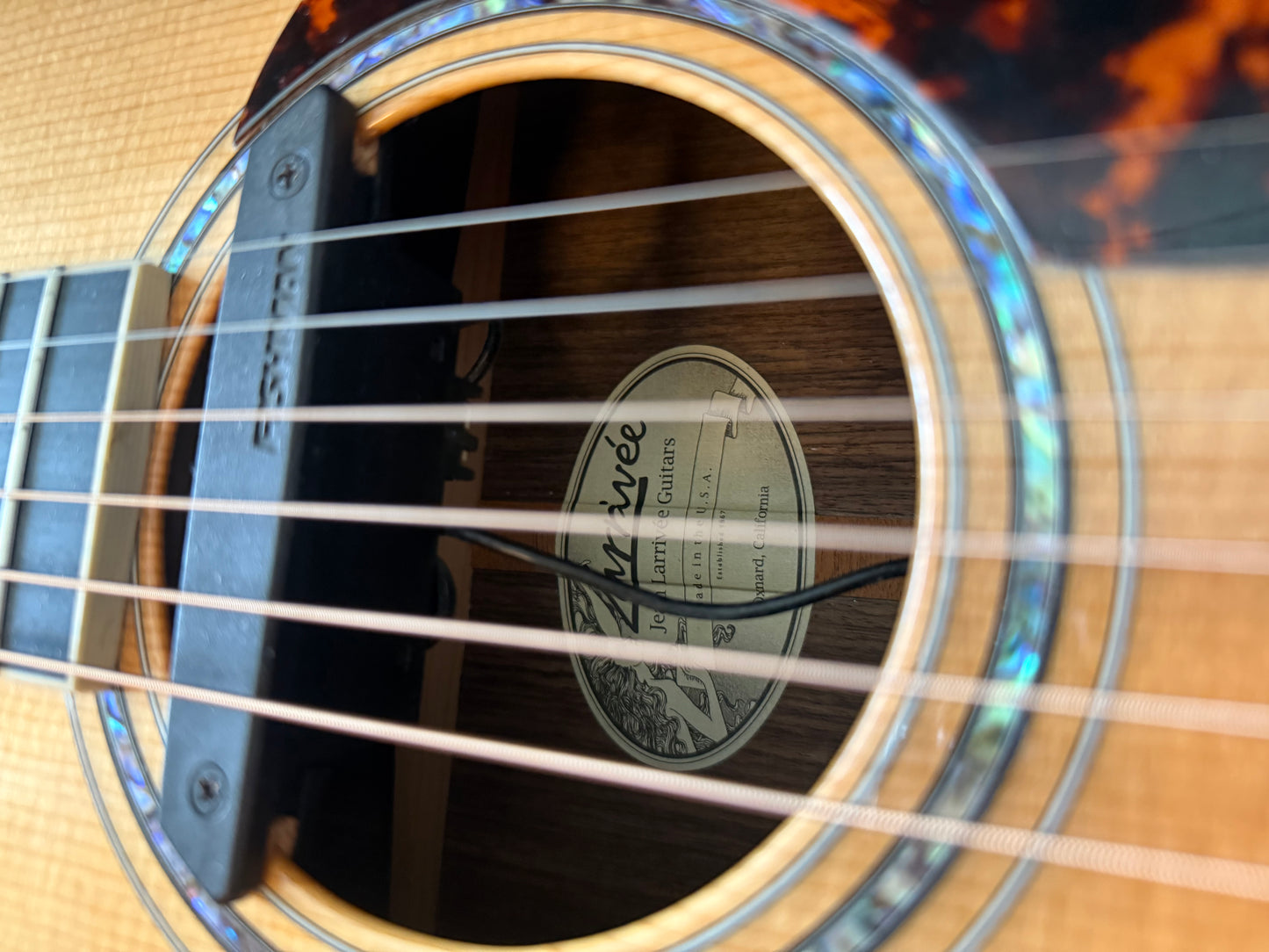 Larrivee L-09 (Pre-owned) 2014 Fishman