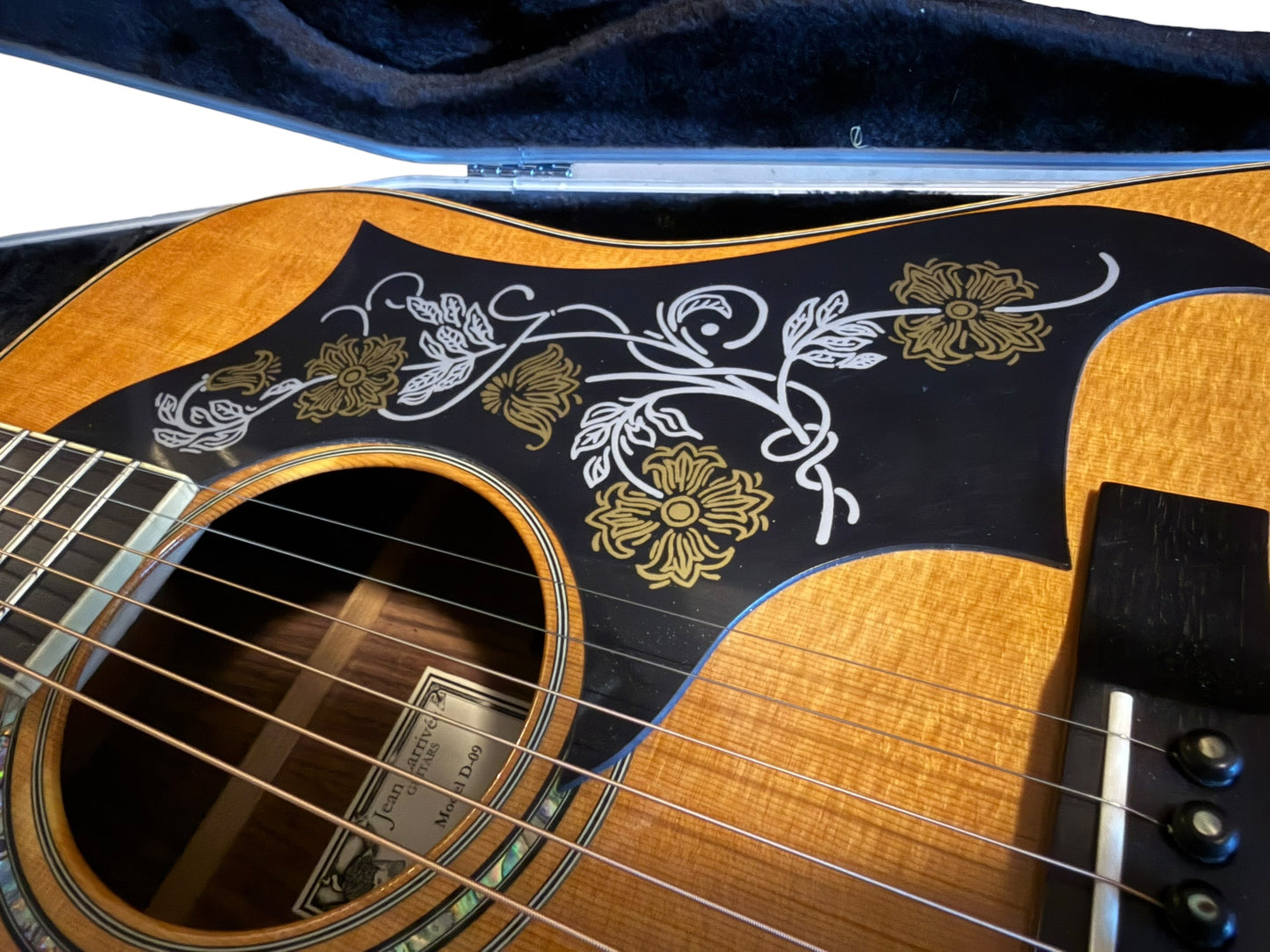 Larrivee D-09 (Pre-owned) 2000 - LR Baggs
