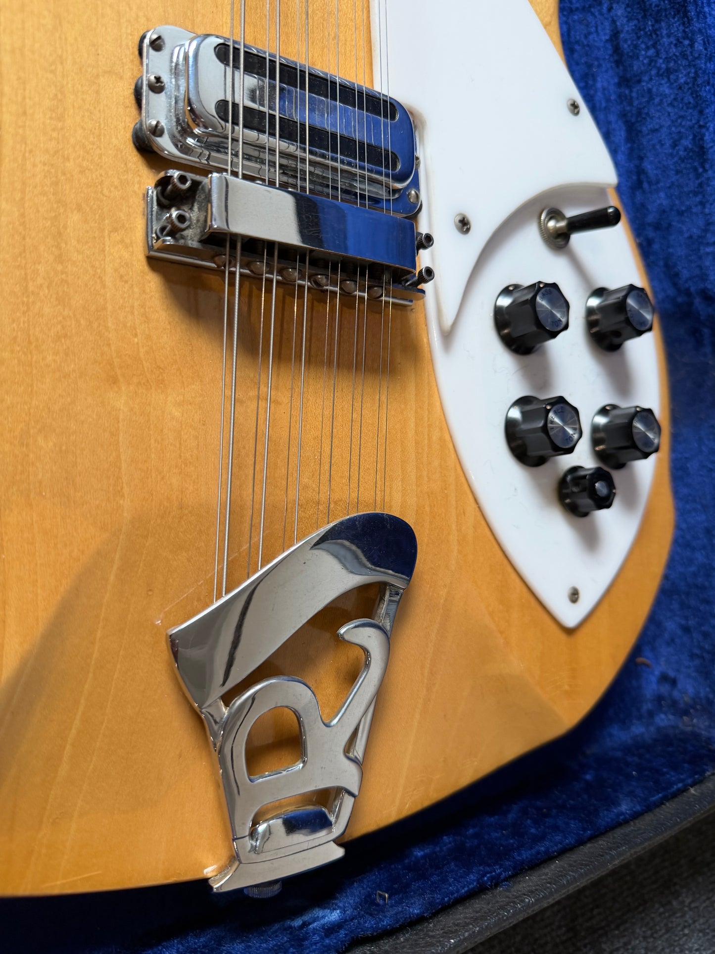 Rickenbacker 360/12  Mapleglo 1967