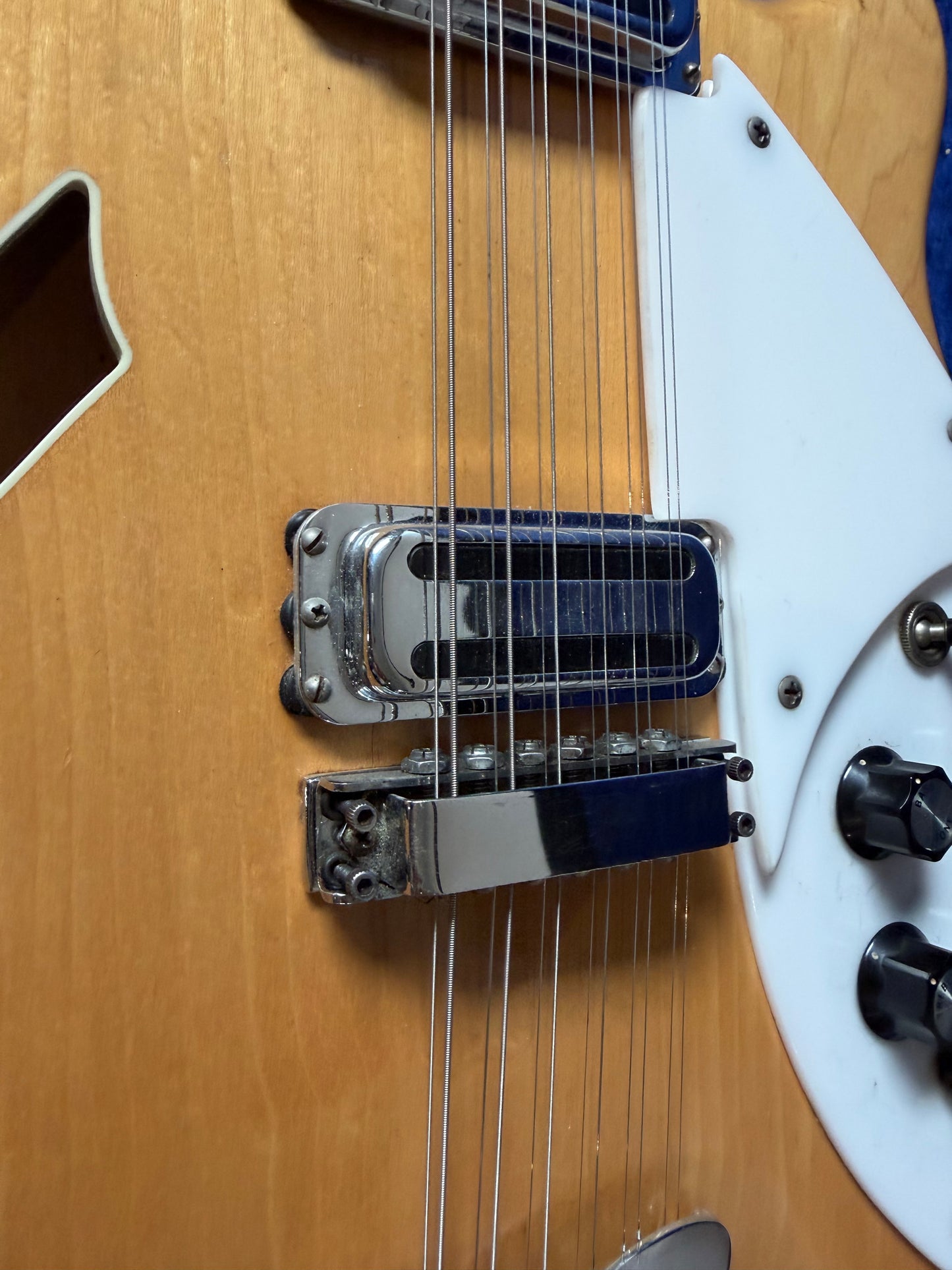 Rickenbacker 360/12  Mapleglo 1967