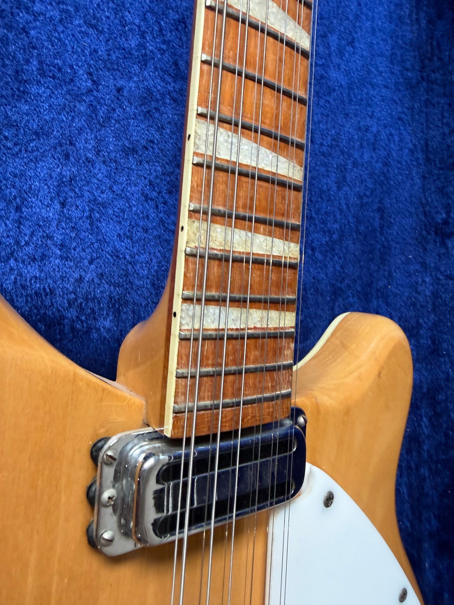 Rickenbacker 360/12  Mapleglo 1967
