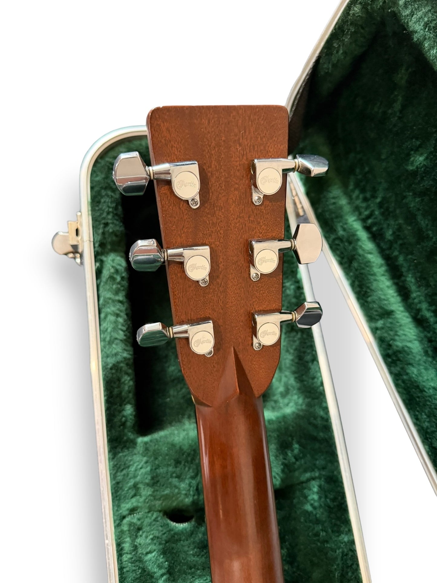 Martin D-28 standard 2000 with L.R Baggs Anthem