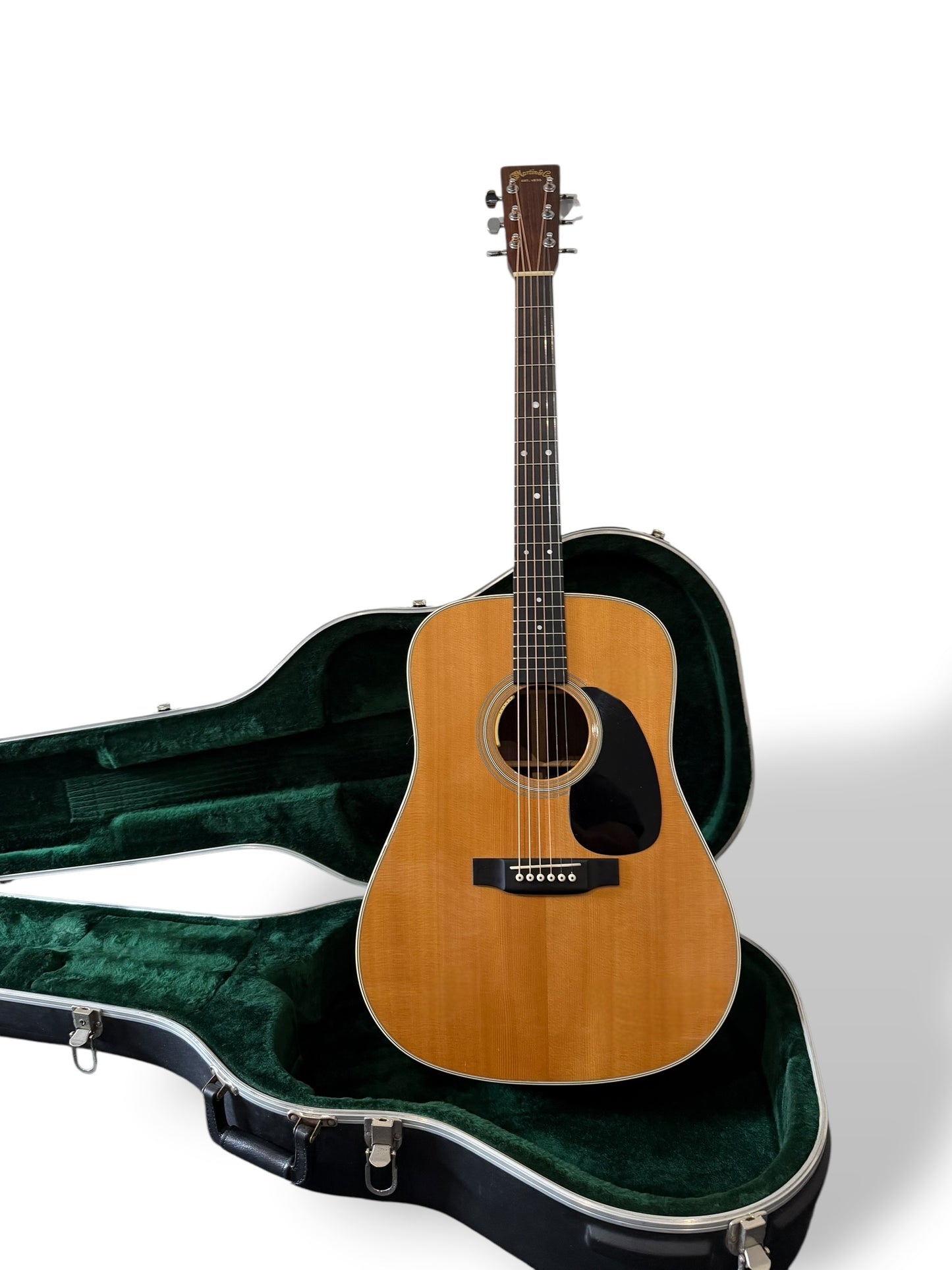 Martin D-28 standard 2000 with L.R Baggs Anthem