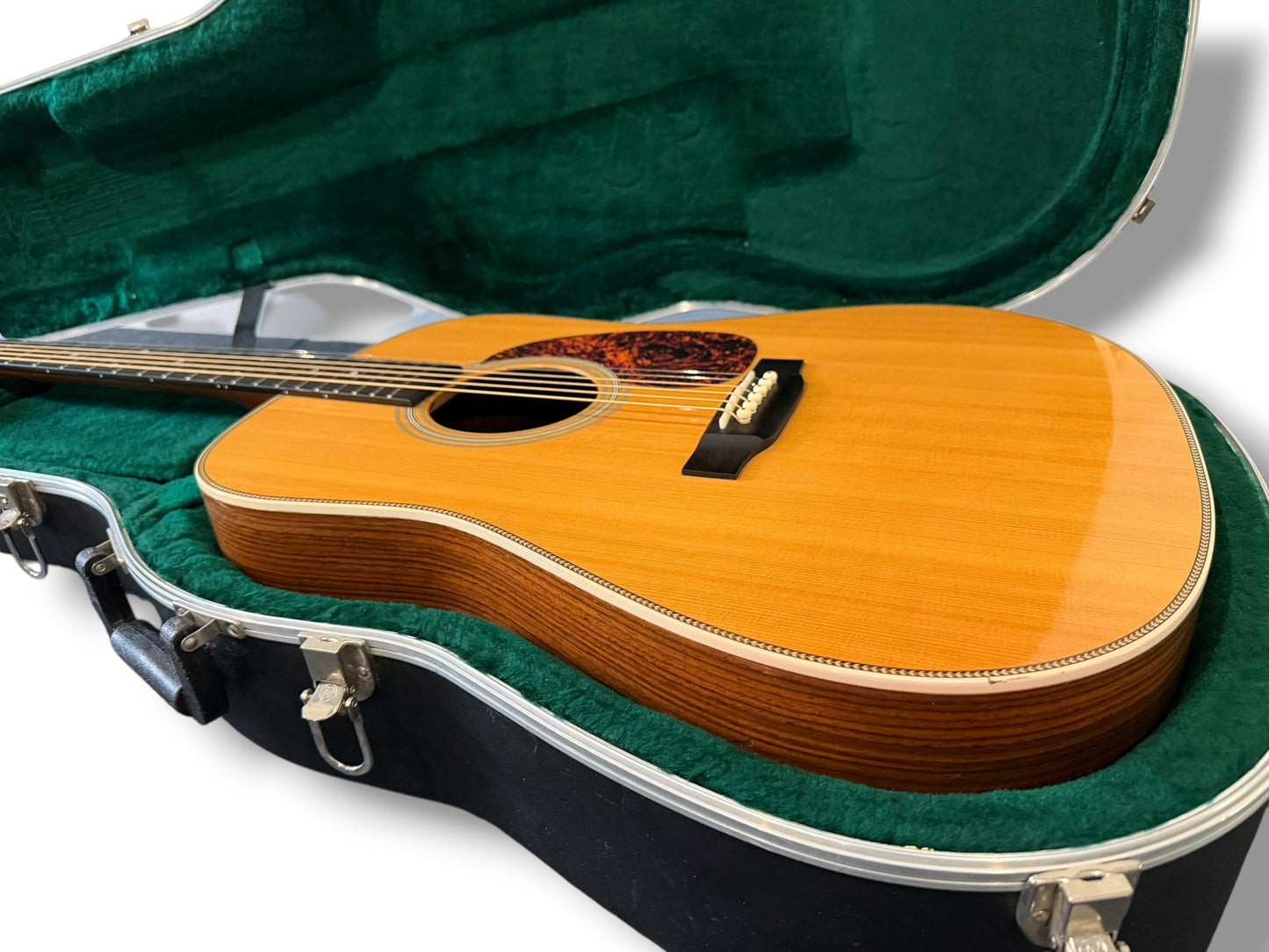 Martin HD-28 standard (Pre-owned) 2009