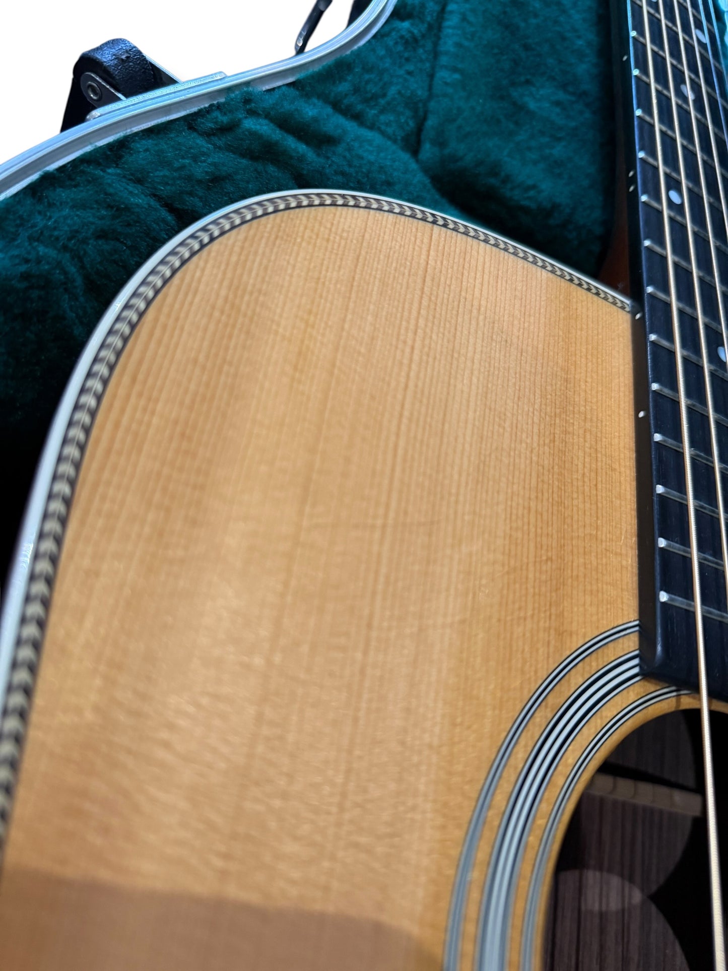 Martin HD-28 standard (Pre-owned) 2009