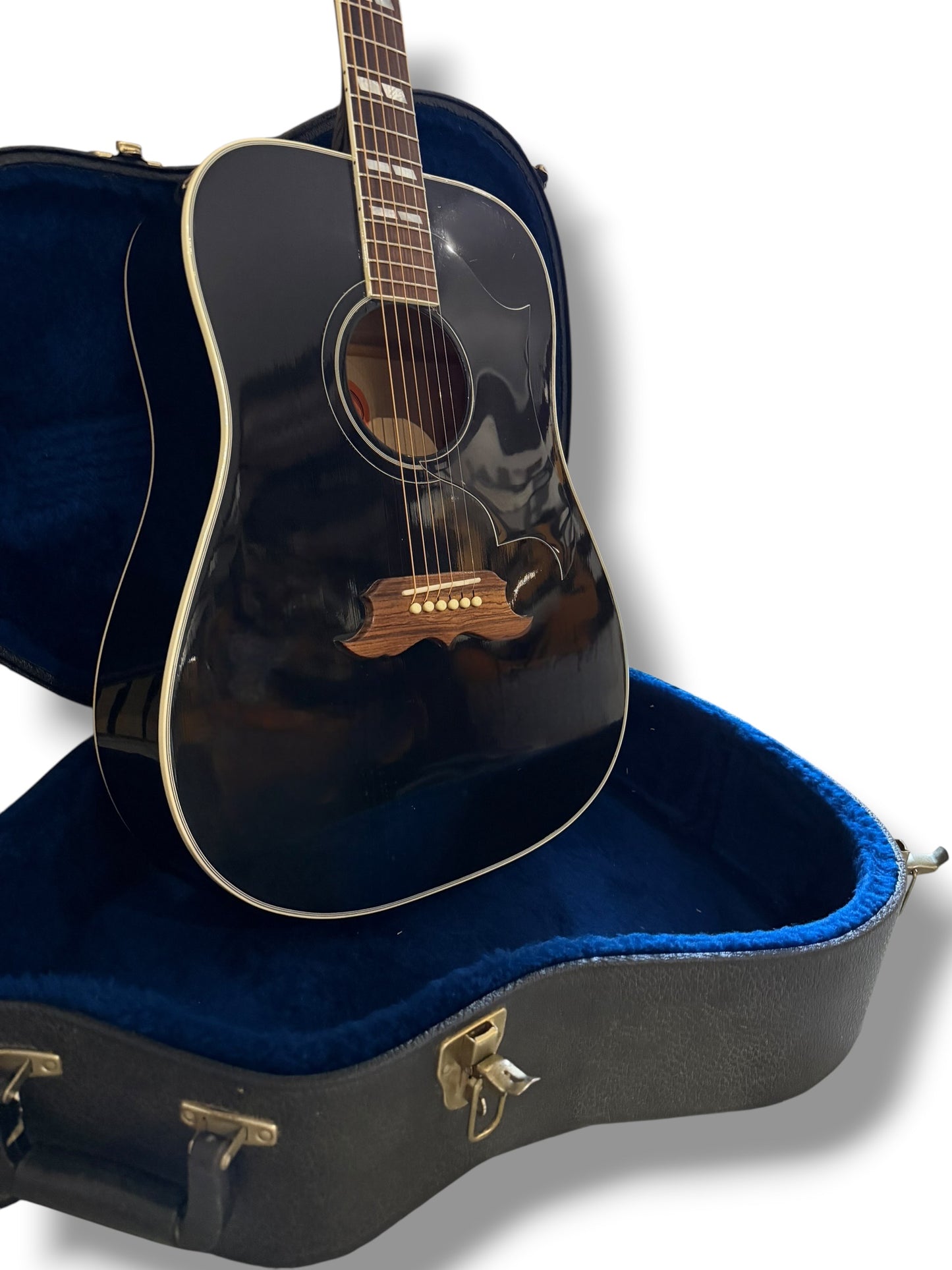 Gibson Elvis Presley Dove (2002) – Limited Edition