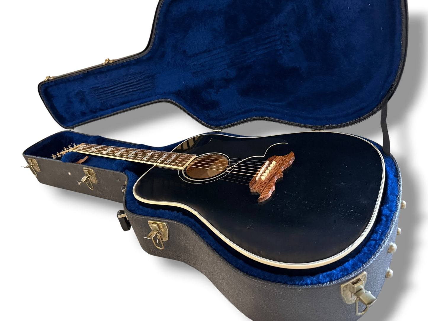 Gibson Elvis Presley Dove (2002) – Limited Edition