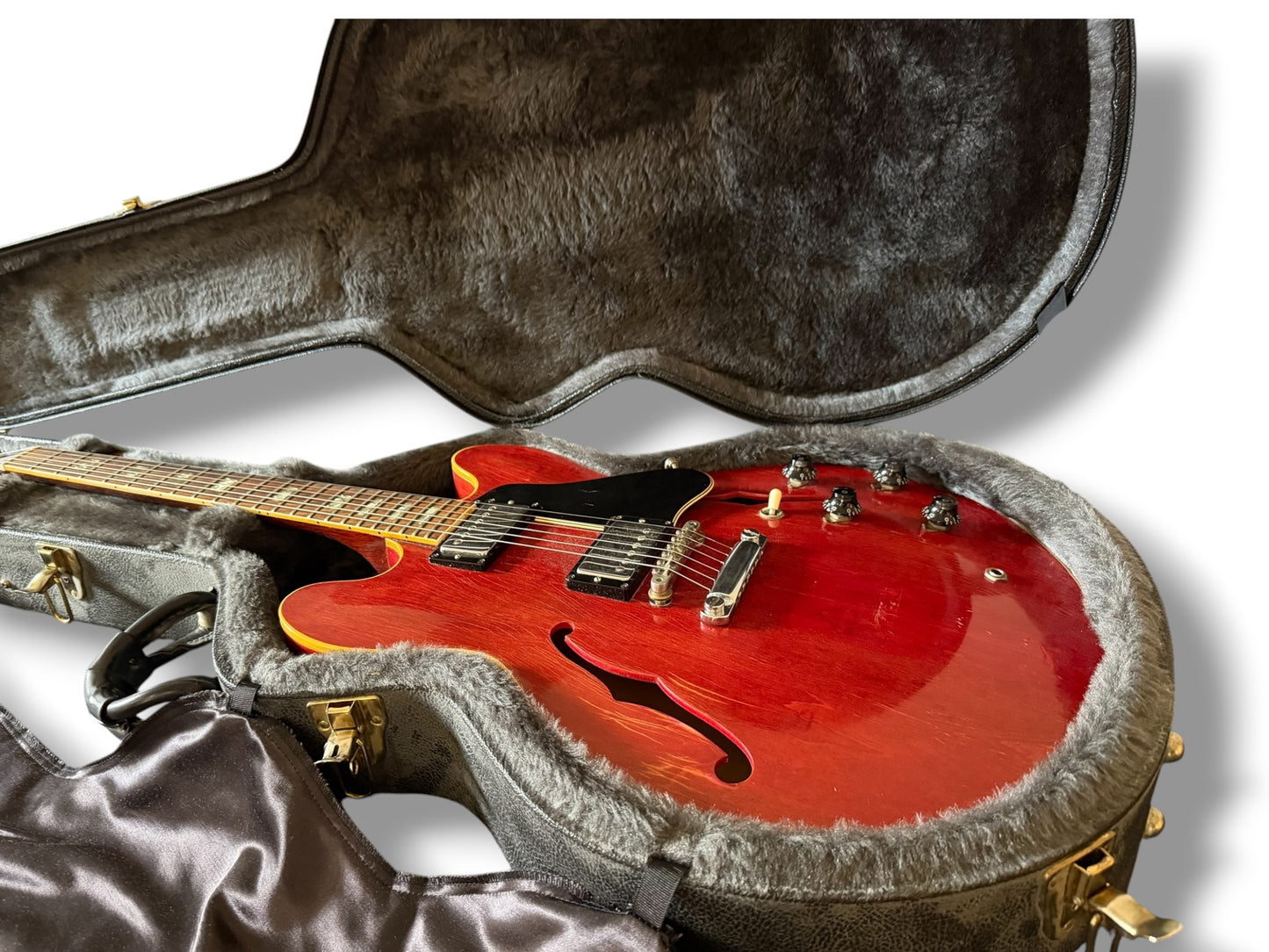 Gibson ES-335 (1962) –  Vintage Cherry