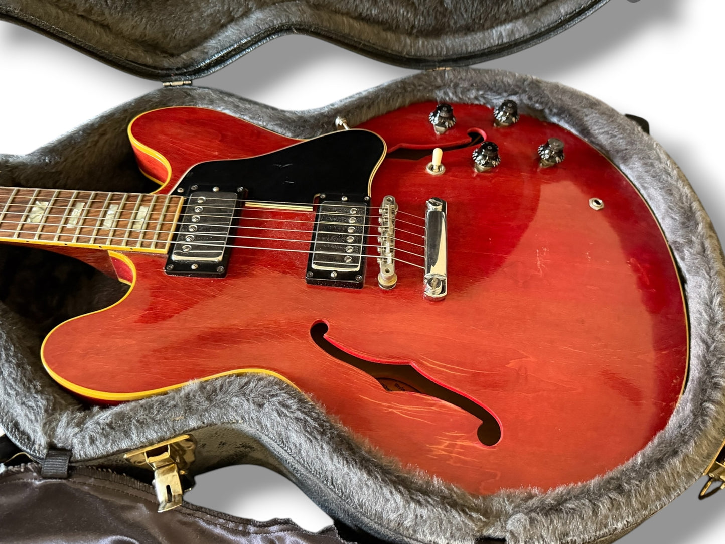 Gibson ES-335 (1962) –  Vintage Cherry