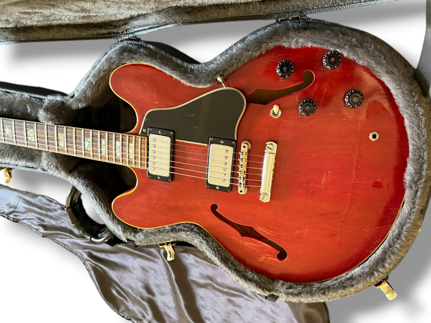 Gibson ES-335 (1962) –  Vintage Cherry