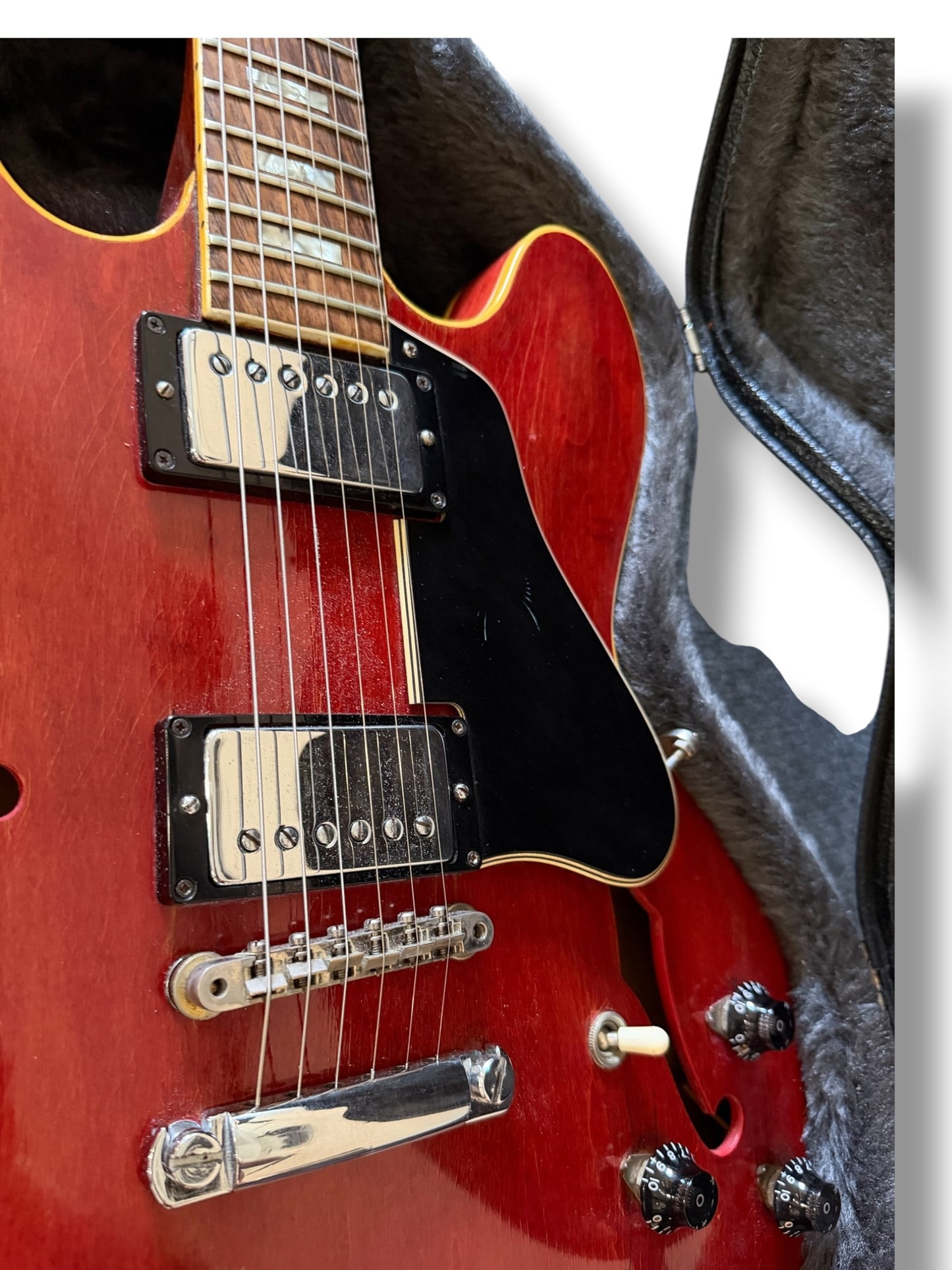 Gibson ES-335 (1962) –  Vintage Cherry