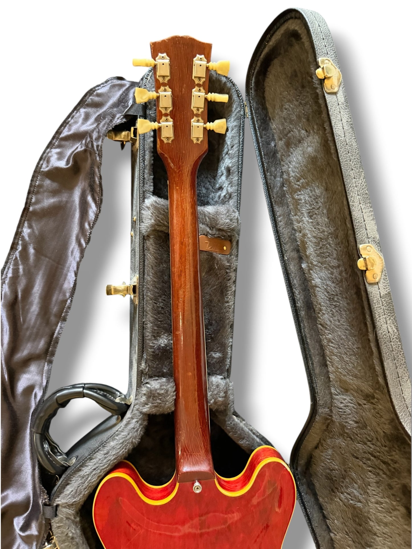 Gibson ES-335 (1962) –  Vintage Cherry