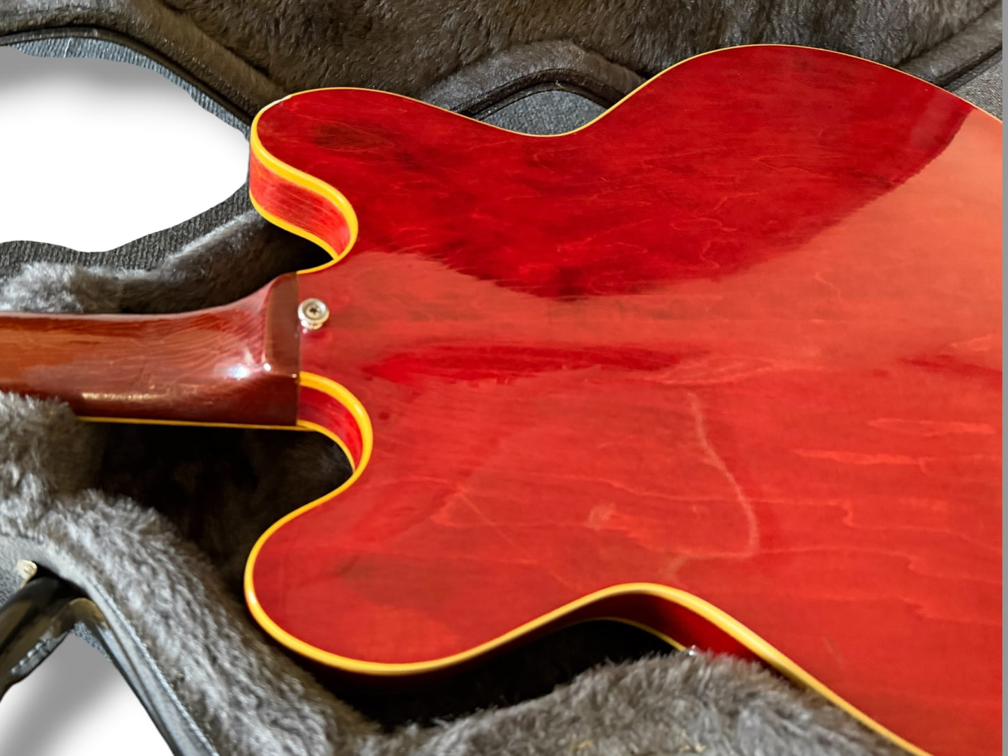 Gibson ES-335 (1962) –  Vintage Cherry