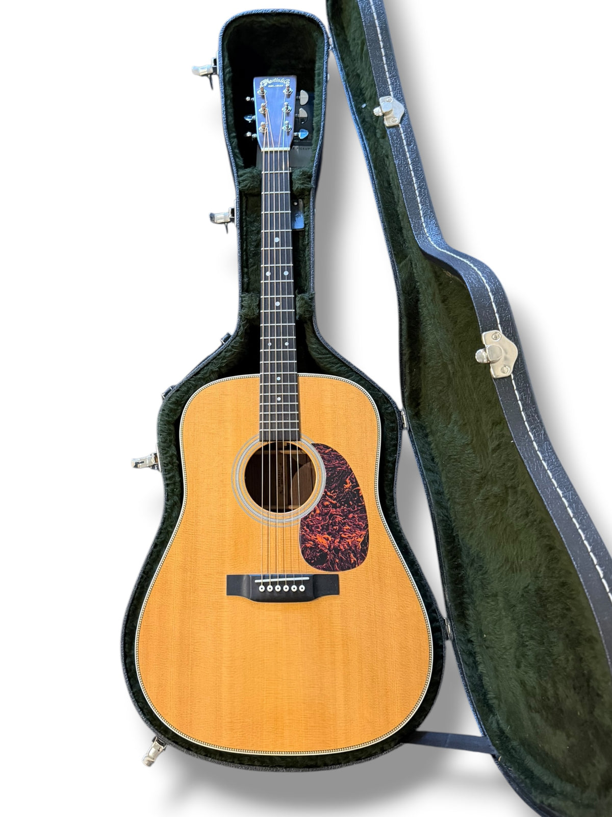 Martin HD-28 Standard (Pre-owned) 2008 - K&K pickup