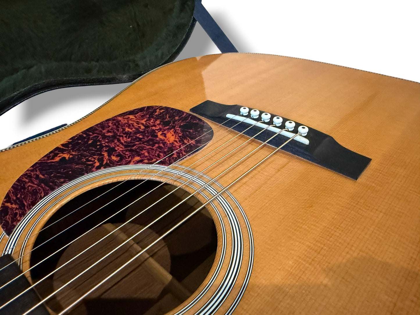 Martin HD-28 Standard (Pre-owned) 2008 - K&K pickup