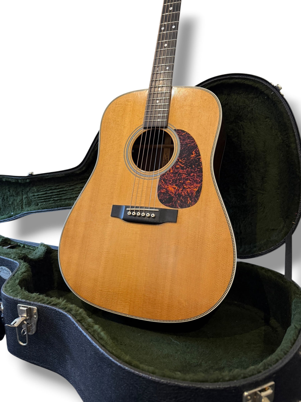 Martin HD-28 Standard (Pre-owned) 2008 - K&K pickup