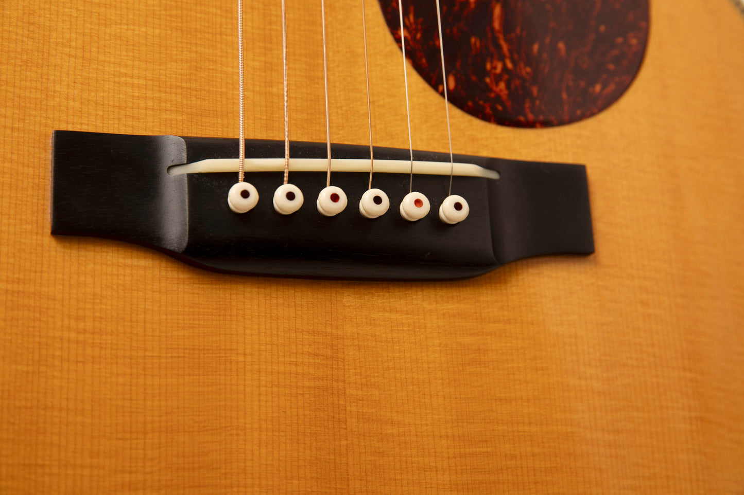 Martin OM-28V (Pre-Owned) 2006 Vintage