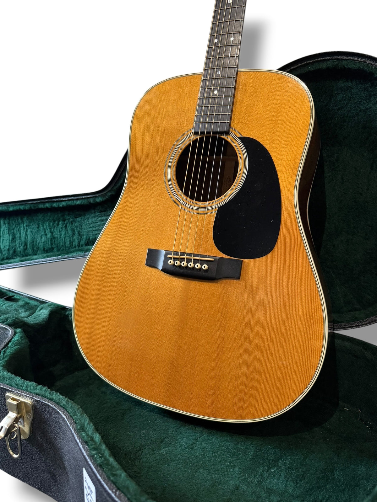 Martin D-28 Standard (Pre-owned) 2002