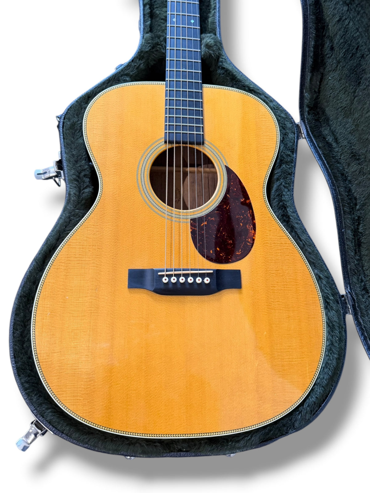 Martin OM-28 Retro (Pre-owned) 2026 - Aura pickup
