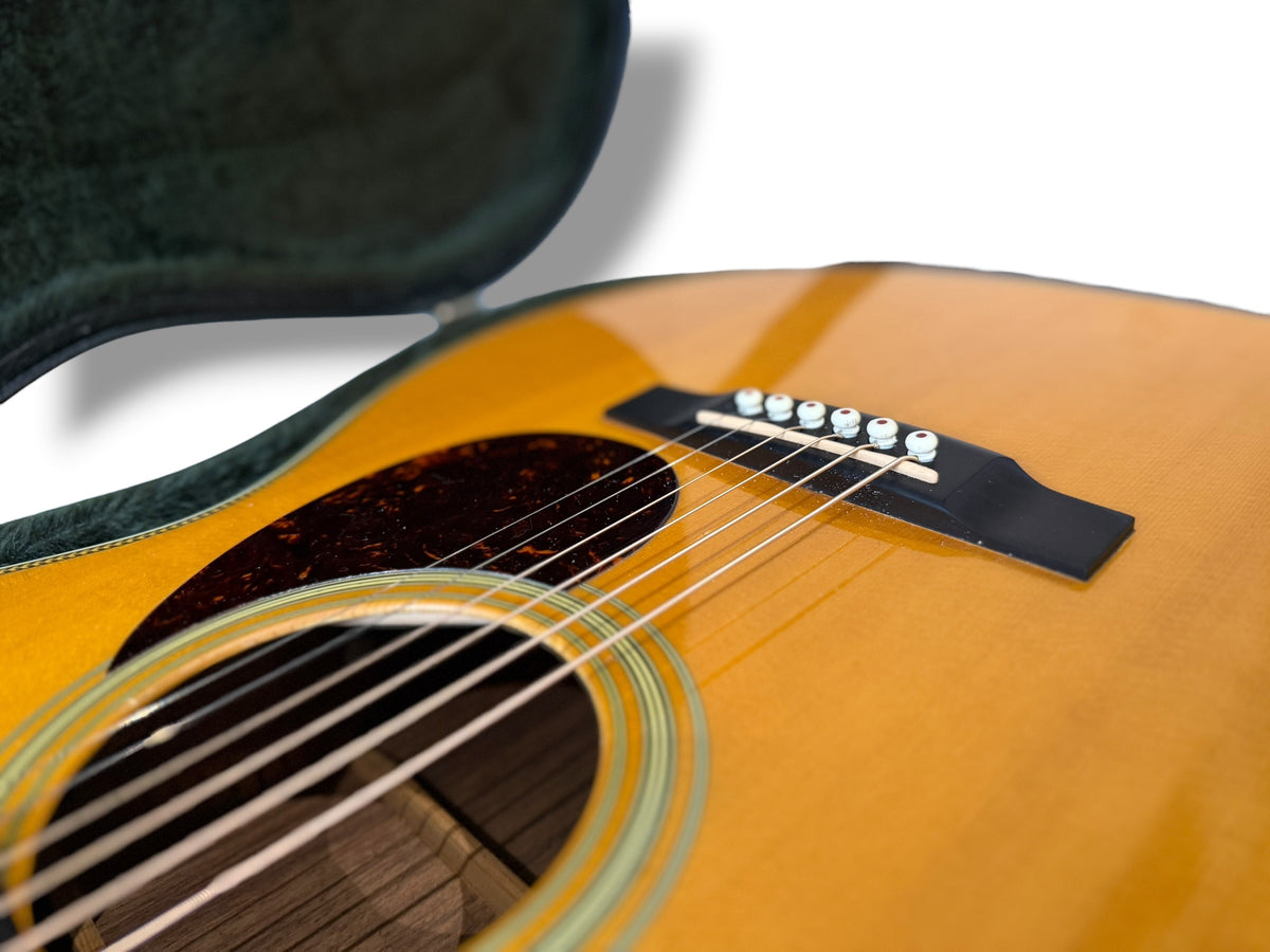 Martin OM-28 Retro (Pre-owned) 2026 - Aura pickup