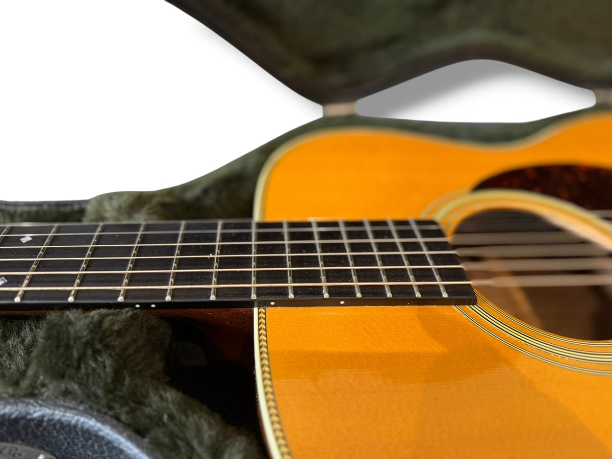 Martin OM-28 Retro (Pre-owned) 2026 - Aura pickup