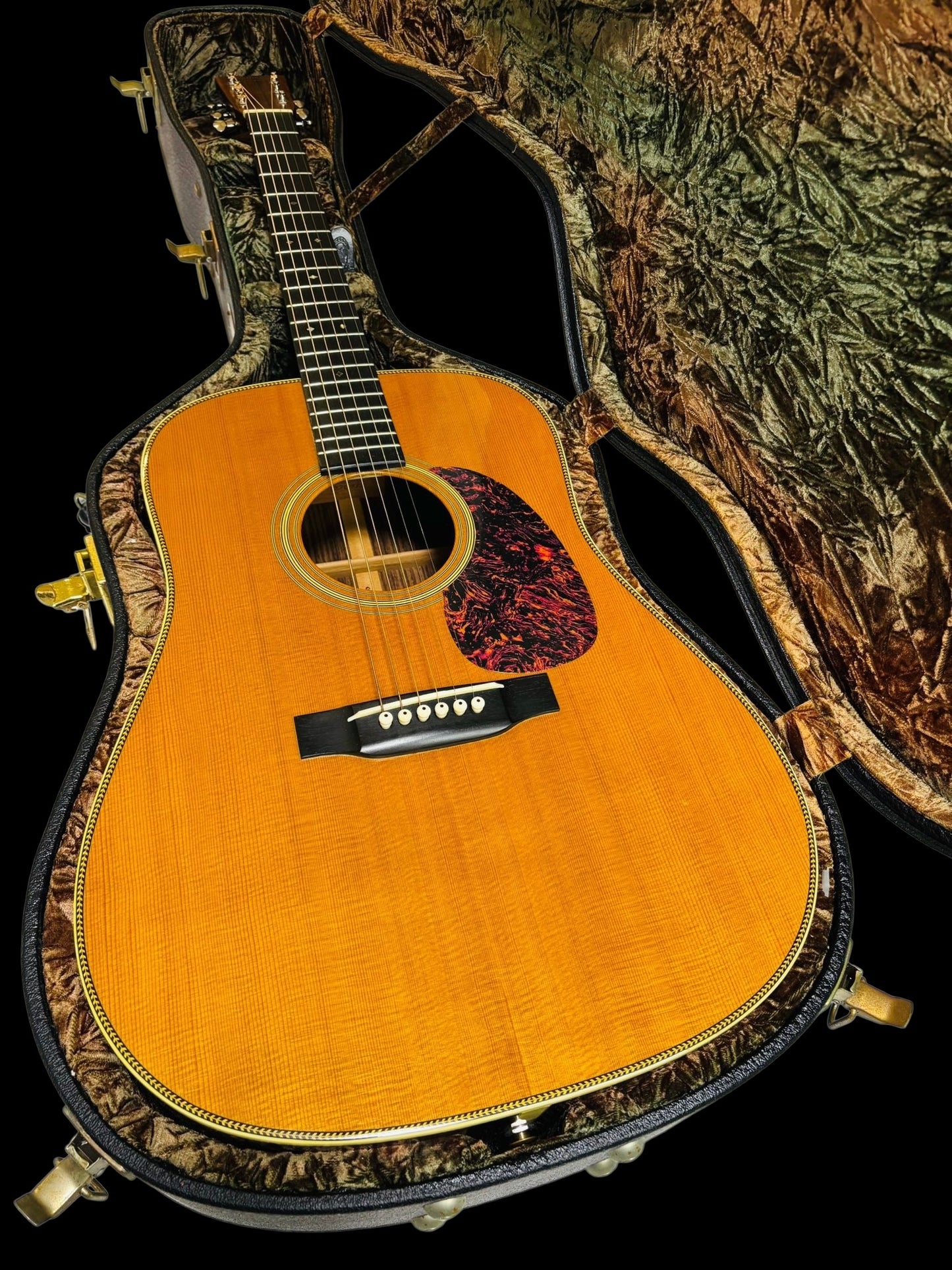 Martin HD-28V (Pre-owned) vintage series with pickup 2008