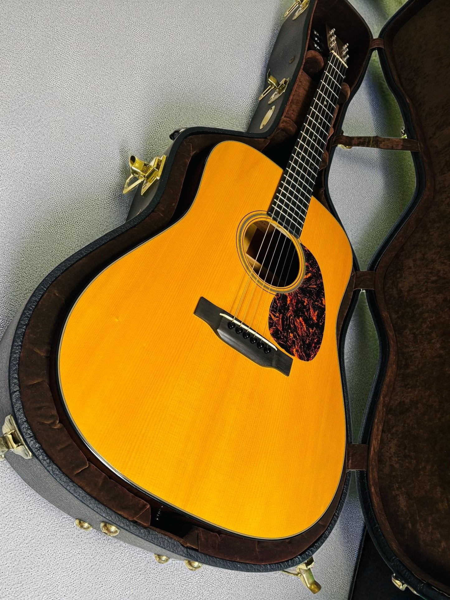 Martin D-18GE Golden Era 2007 – Adirondack & Mahogany Powerhouse