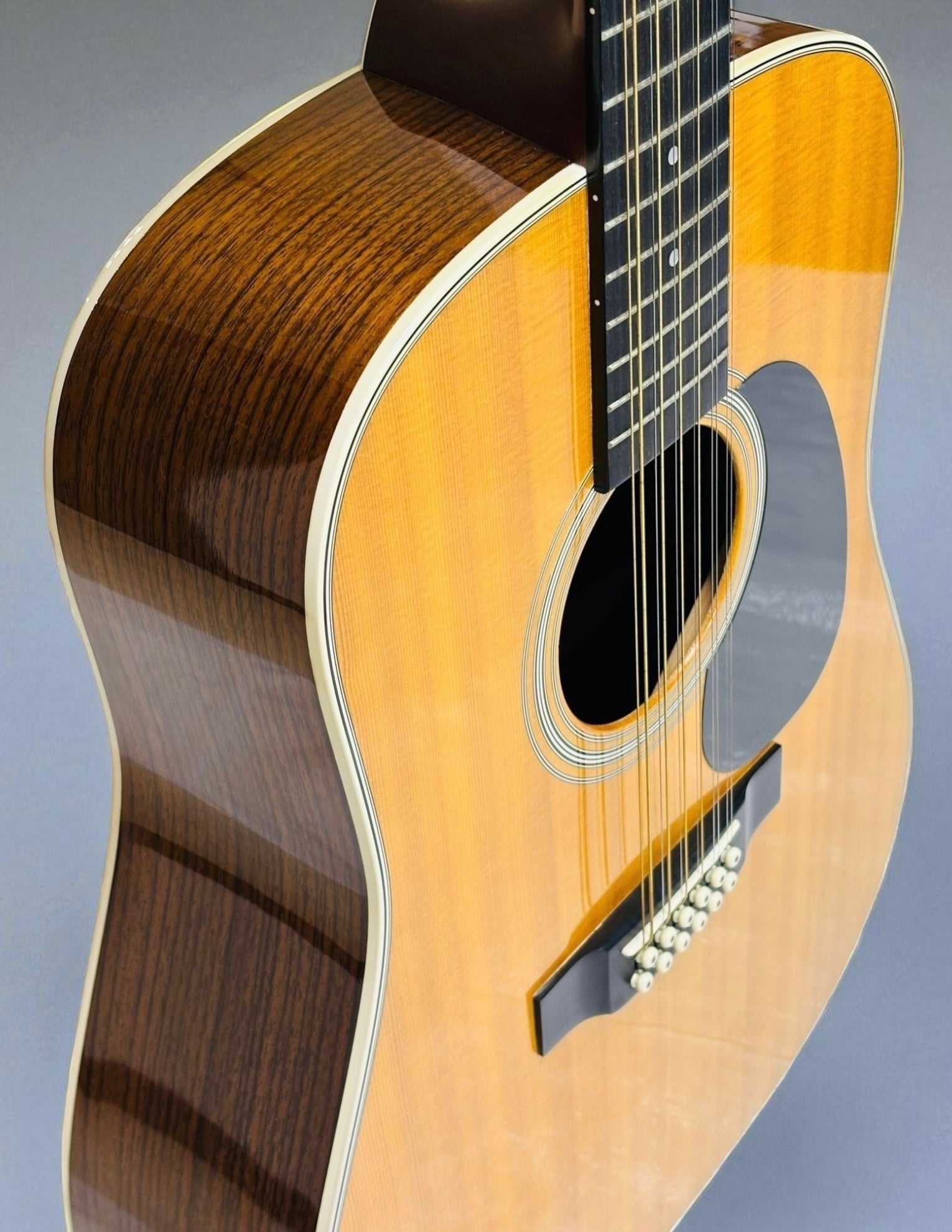 Martin D12-28 (Pre-owned) 2013 with Fishman pickup – Guitar-Heroes