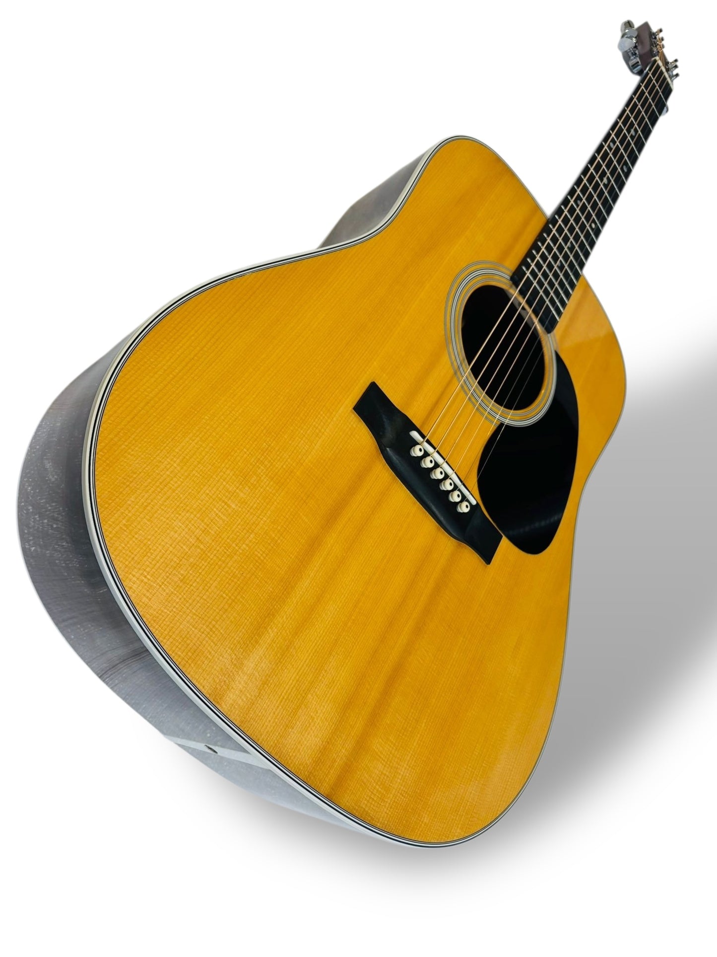 Martin D-28 (Pre-owned) 2011