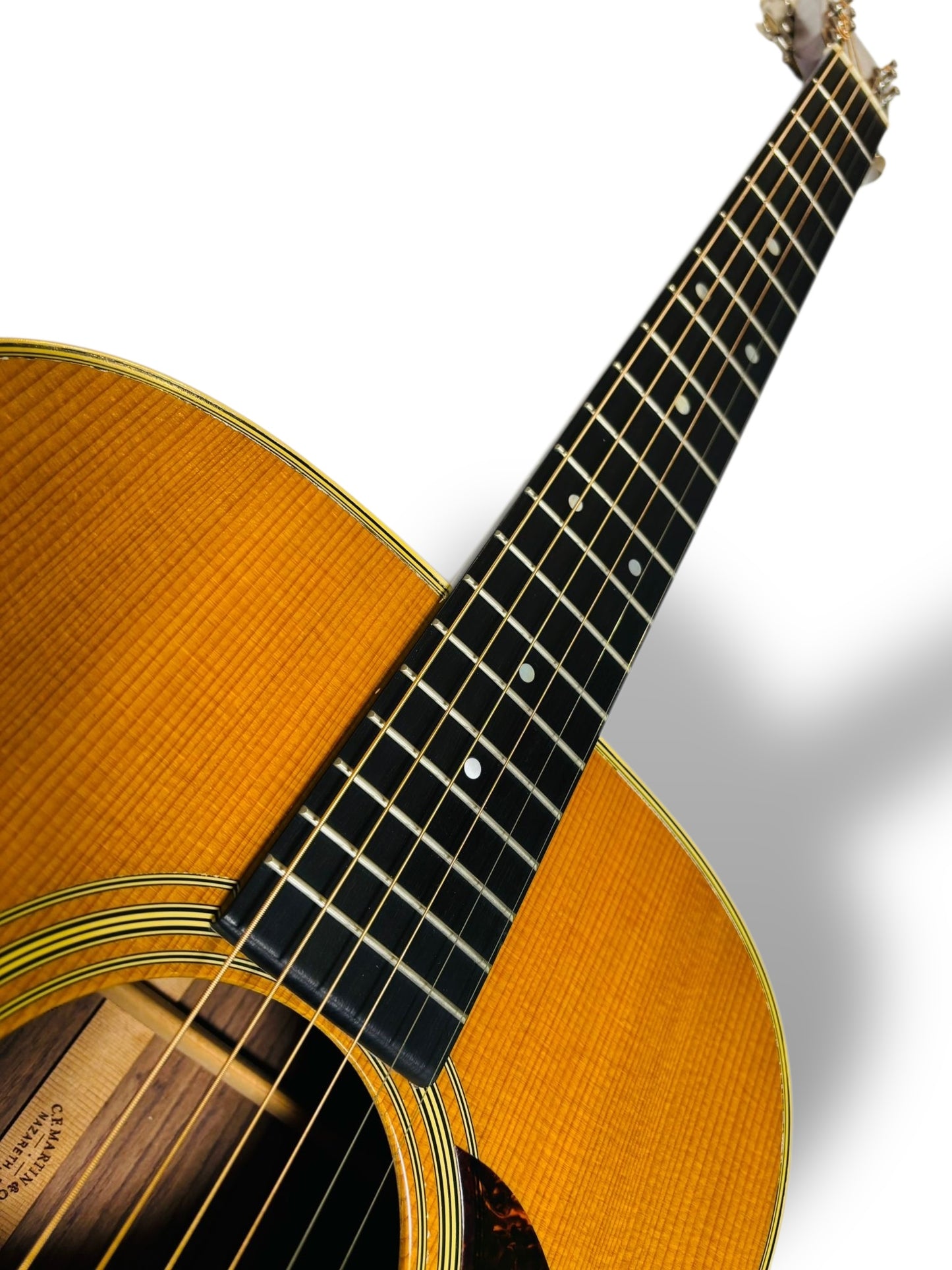 Martin D-28 Reimagined (Pre-owned) 2018 Fishman pickup