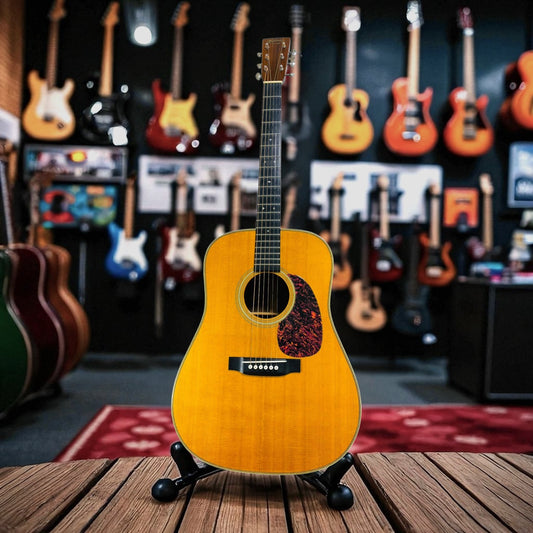 Martin HD-28V (Pre-owned) vintage series with pickup 2008