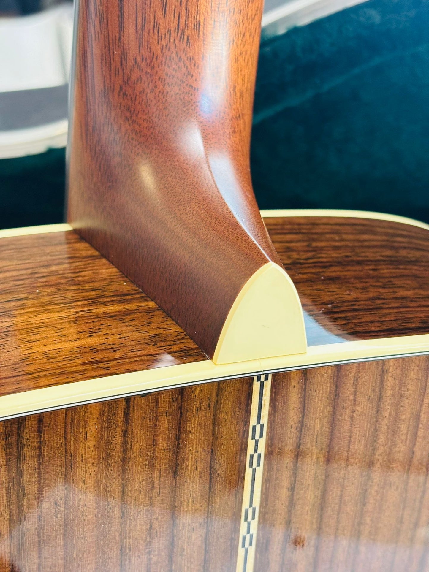 Martin 000-28 Sunburst (Pre-owned) 2023 Like New