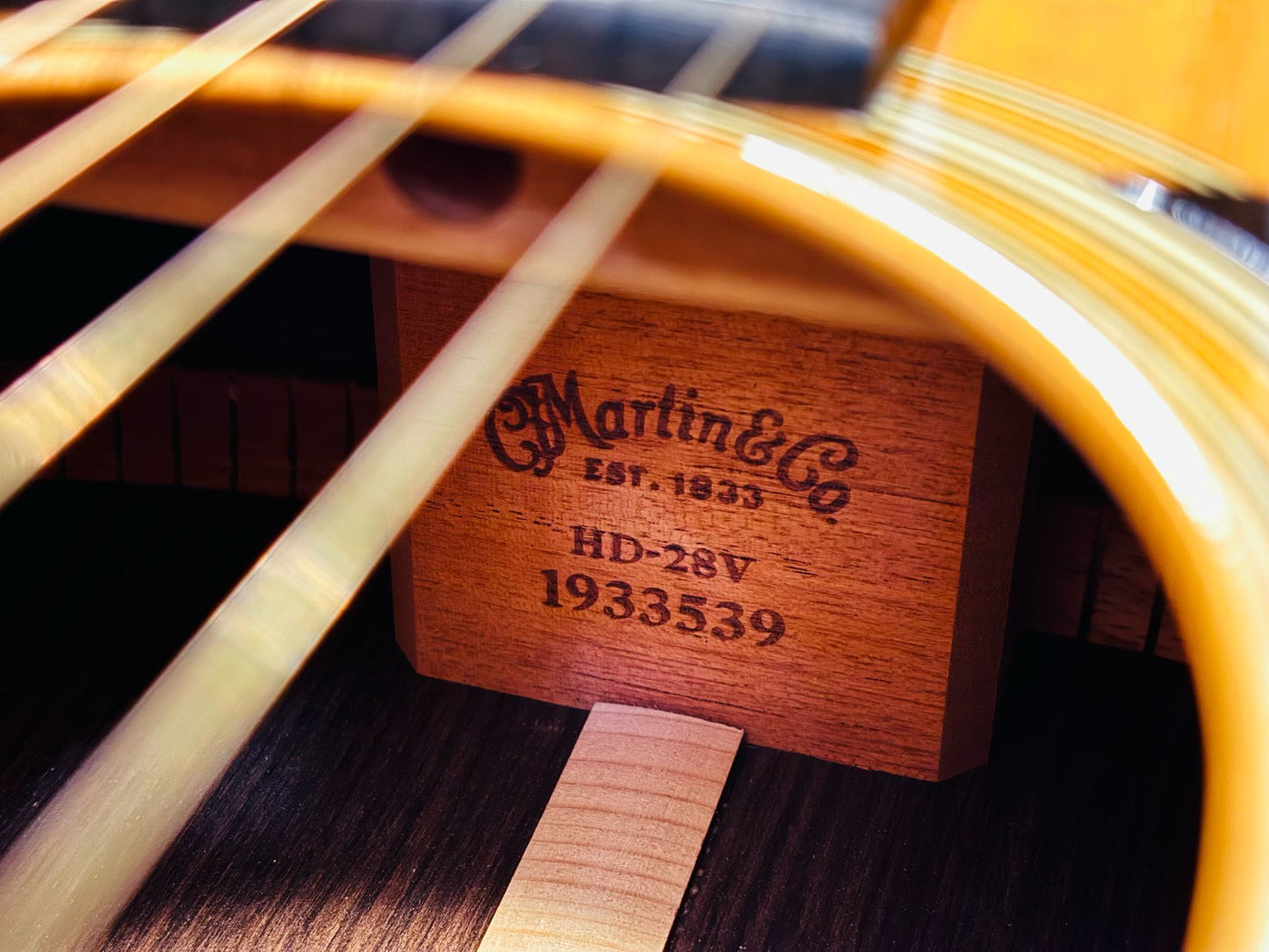 Martin HD-28V Vintage Series (Pre-Owned) 2014  LR Baggs M1pickup
